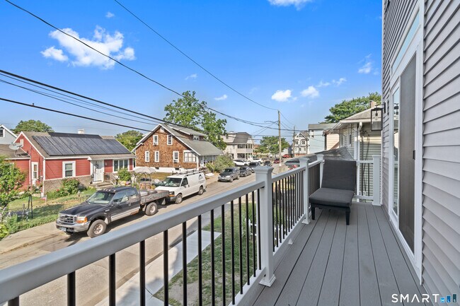 22 Andrews Ave