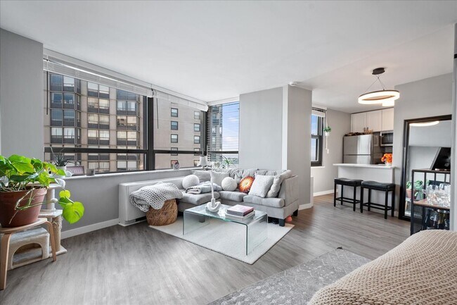 Photo - 5701 N Sheridan Rd Unidad 25C