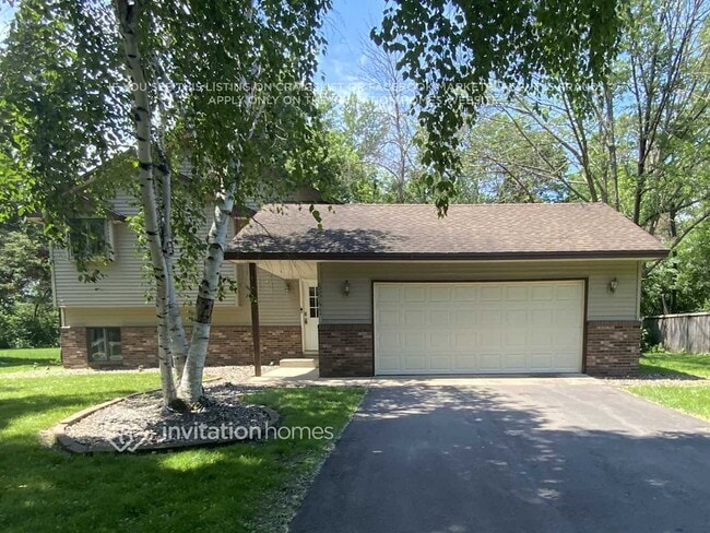 Building Photo - 8641 N Girard Ave