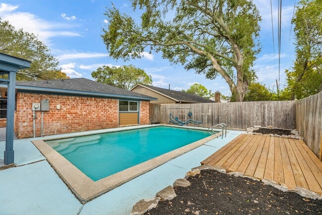 Building Photo - 9806 Sagebark Dr