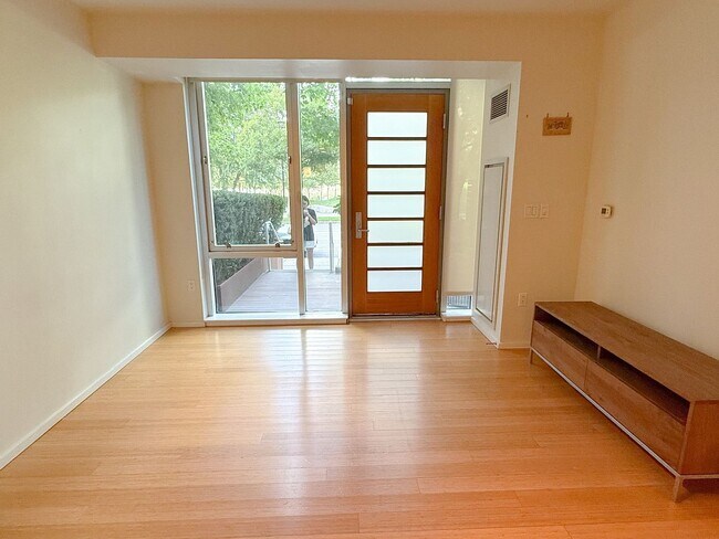 2 Earhart St Unit 127
