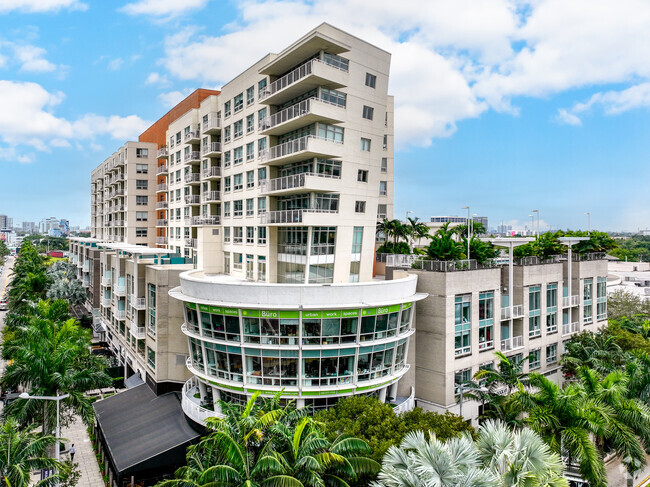 3250 NE 1st Ave Miami, FL 33137 - Midblock Apartments