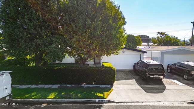 Building Photo - 27416 Dewdrop Ave Rental