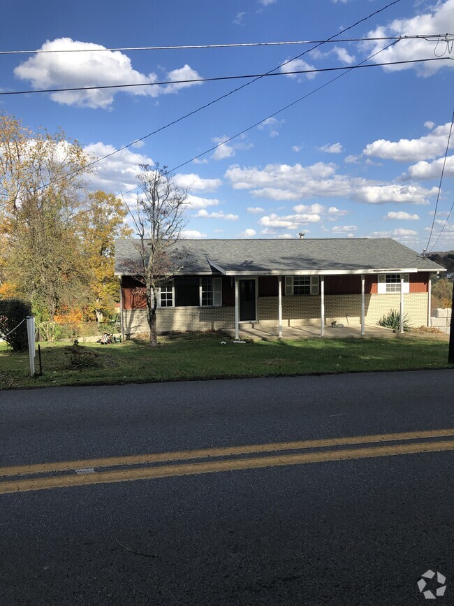 Building Photo - 495 Old Monongah Rd Rental