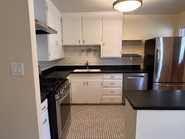 Photo - 1705 Elmcrest Dr