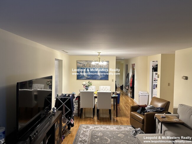 Photo - 115 Jersey St
