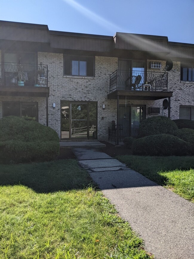 Photo - 4 Strawberry Bank Rd Unit 16