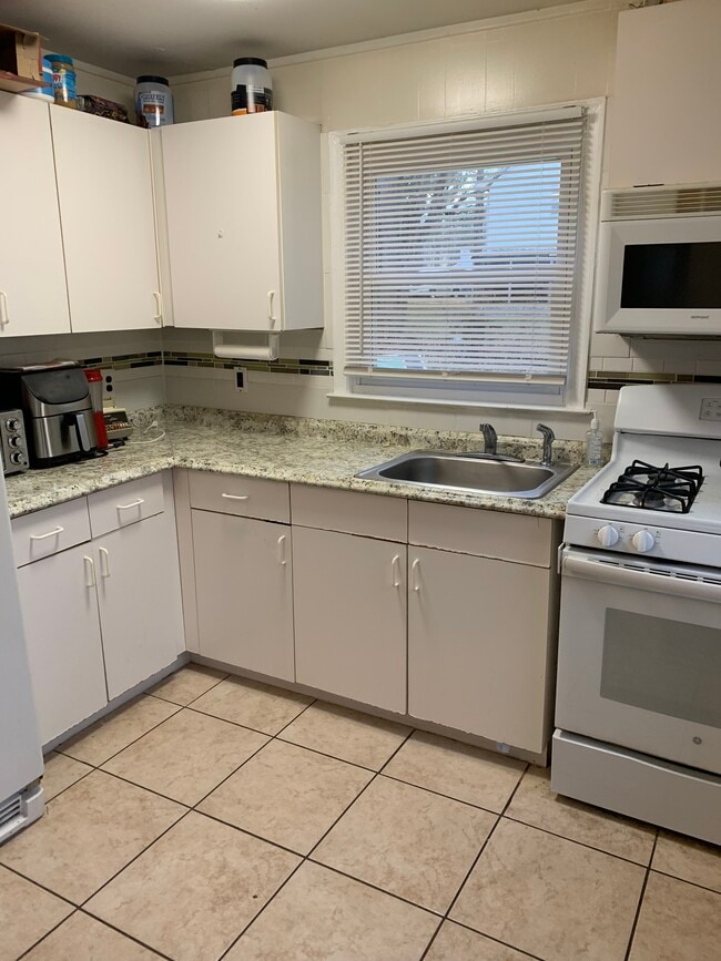 220 Inland Ave