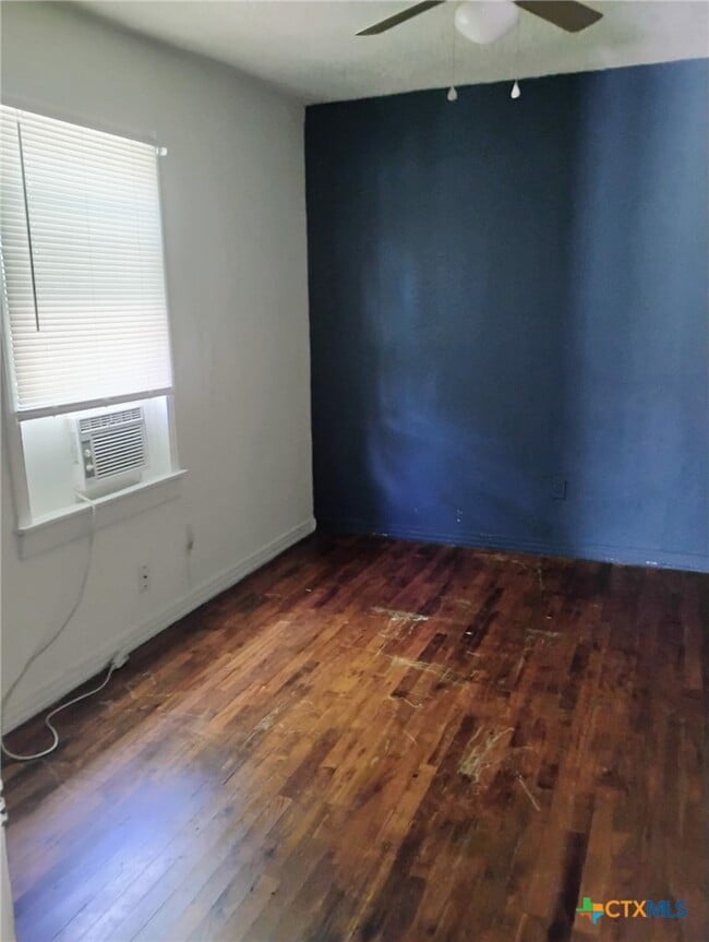 Photo - 921 Mimosa St