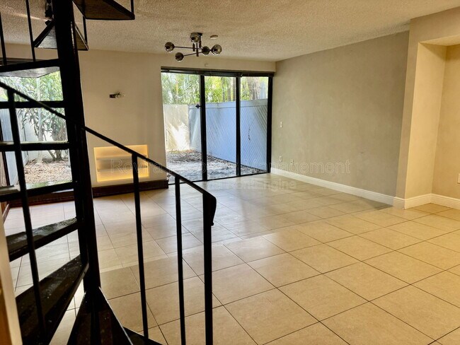 Photo - 2180 SW 9th Ave