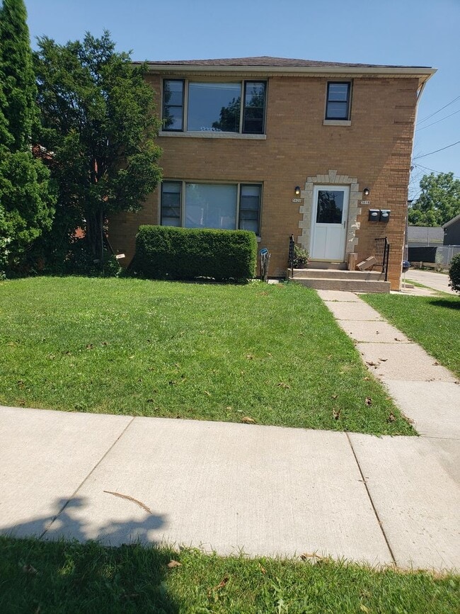 Building Photo - 5618n27M Unit 5618 Rental