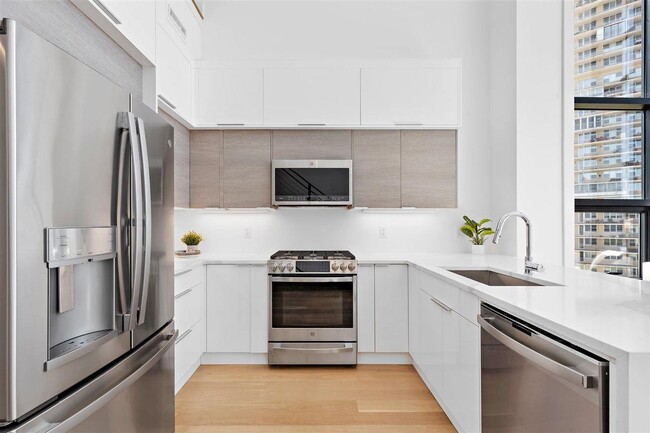 Building Photo - 6025 JFK Blvd E Unit 606
