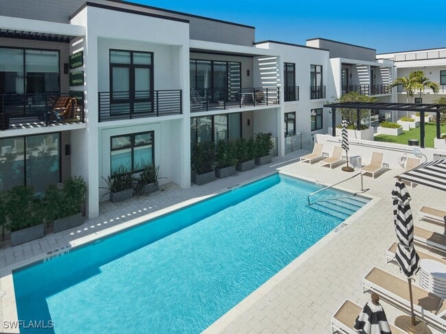 Building Photo - 850 Central Ave Unit 301