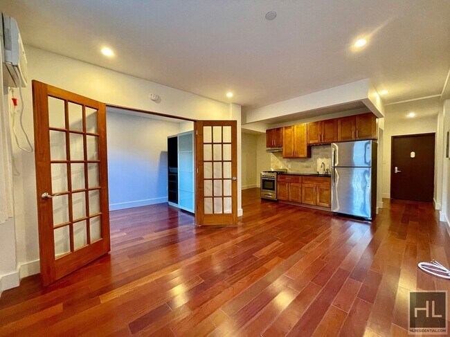 Photo - 28 AVENUE Unidad 1