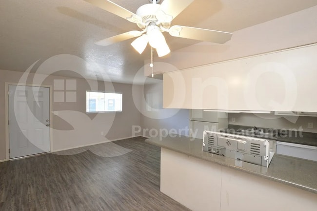 Photo - 3004 E Waltann Ln Unidad 7