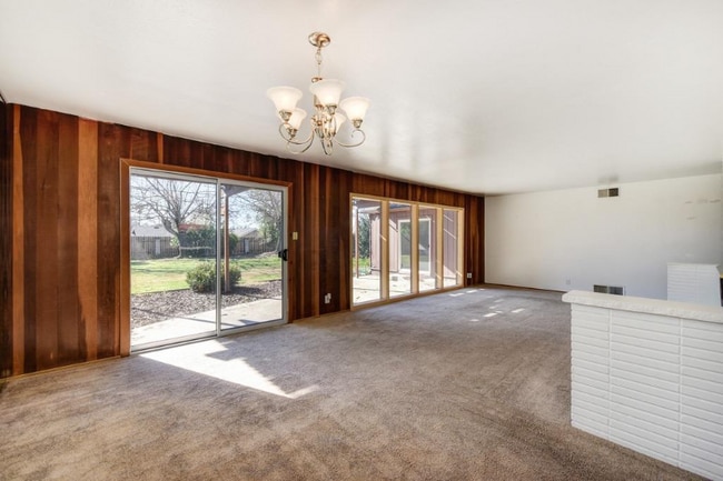 Photo - 1302 Frances Dr