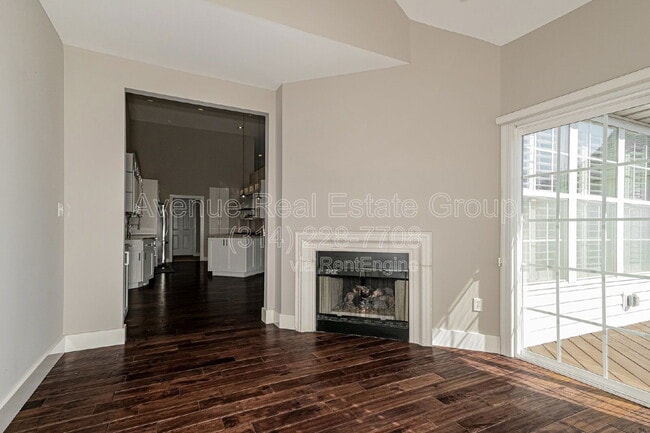 Photo - 8914 Hilltop Manor Dr