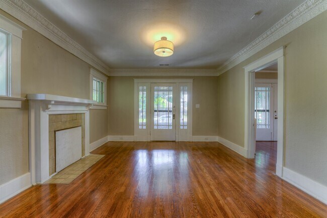 Photo - 345 Malvern St
