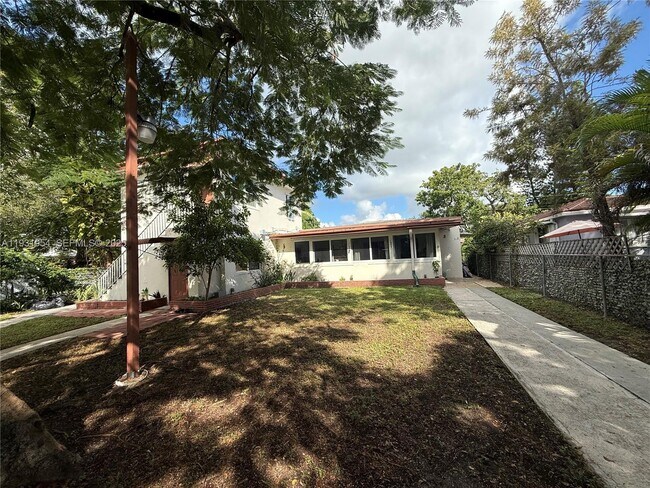 Photo - 318 SW 15th St Unit 1