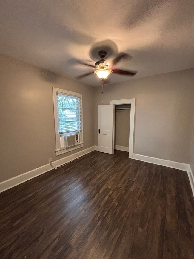 Photo - 1 Bed/1 Bath - Unit 4 Unit 4