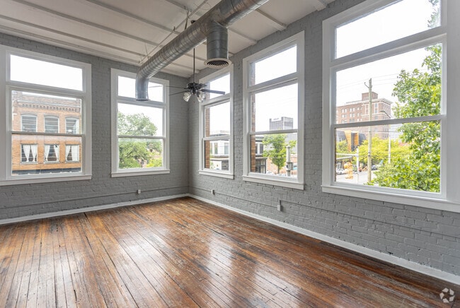 1BR, 1BA - 1,215SF