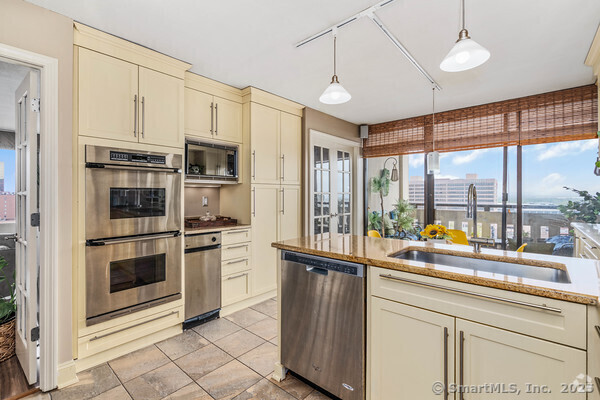 Building Photo - 1 Gold St Unit 17D&E Rental