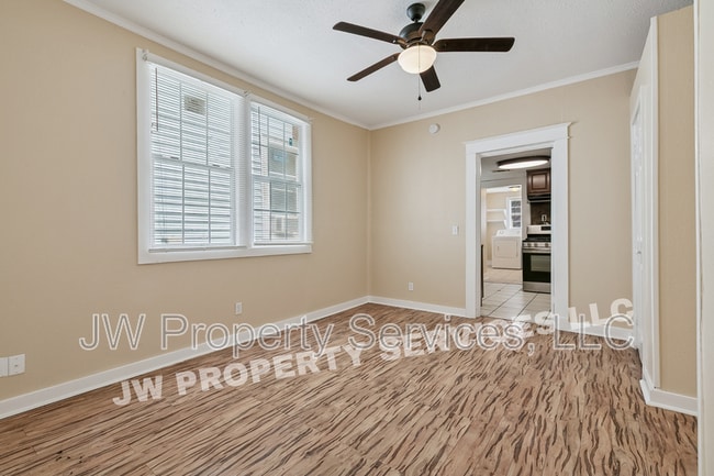 Photo - 914-916 Hagan Ave