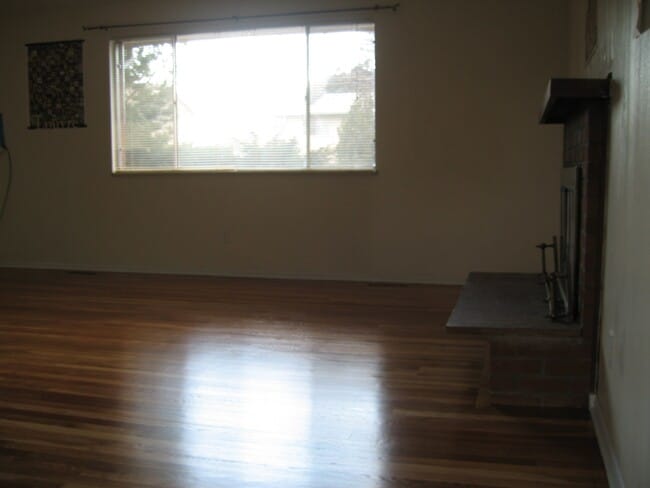 Photo - 810 Morgan Dr