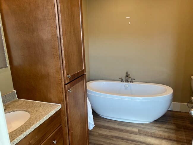 Photo - 12 2nd St NE Unidad #5