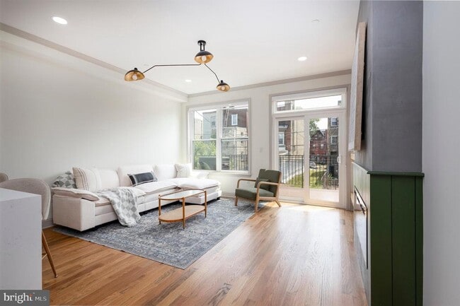 Photo - 3116 Clifford St