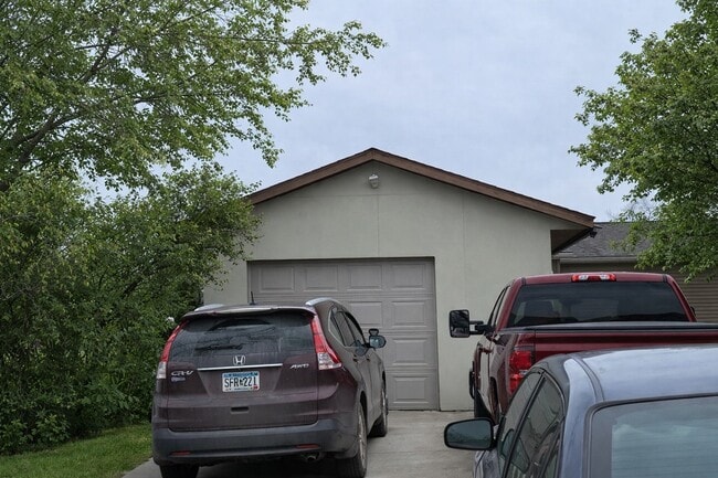 Photo - 106 11th St NE