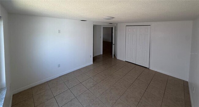 7619 Summertree Ln