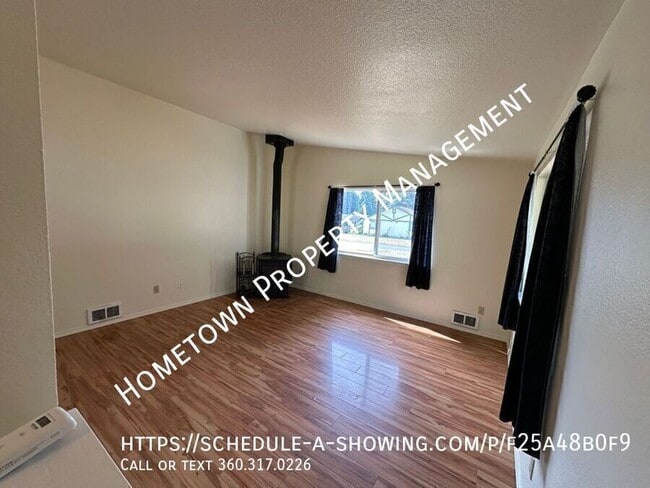 Photo - 717 Lucerne Ln SE
