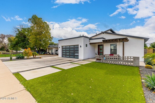 Photo - 1831 E Montecito Ave