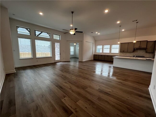 Photo - 824 Sunny Ridge Dr