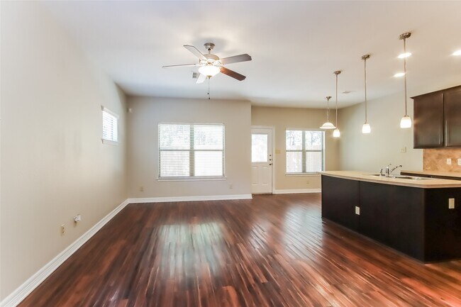 Photo - 2046 Lost Pine Ct