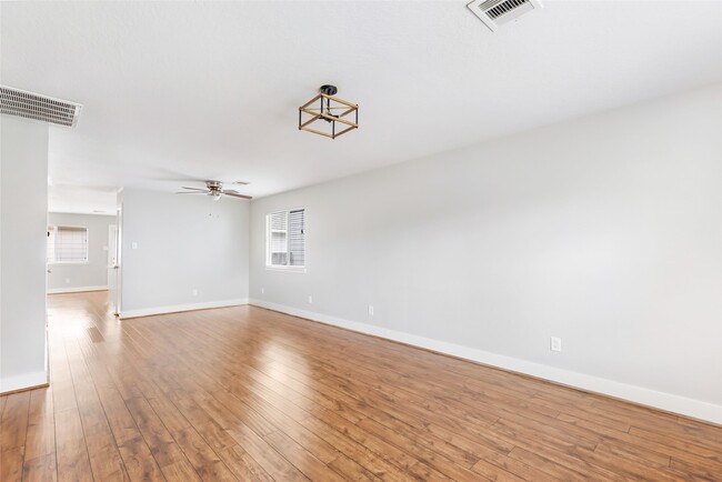 Photo - 20192 Alden's Oak