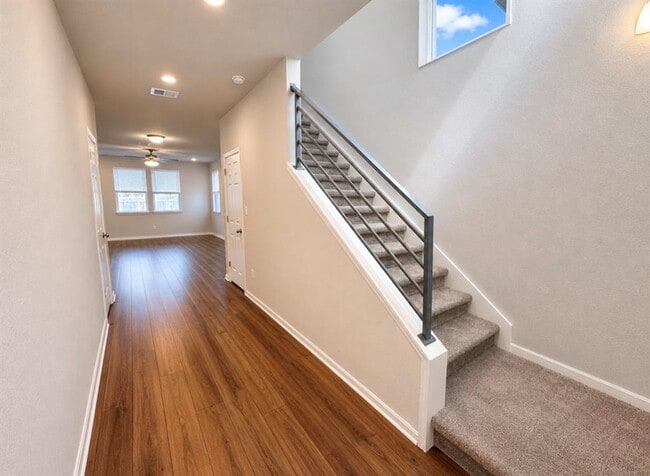 Photo - 3200 College Park Dr
