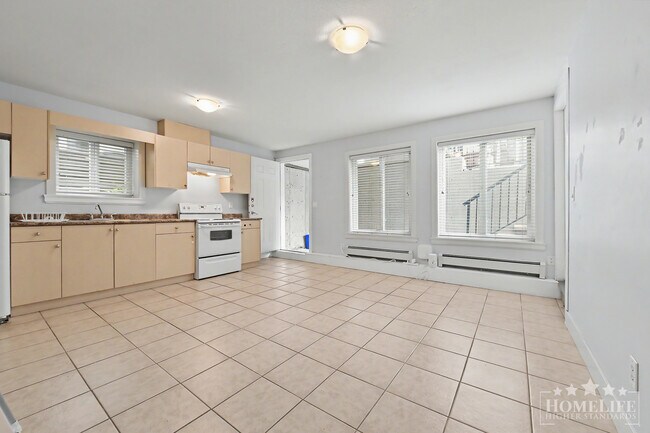 Bright 2-Bedroom Basement Suite in Desirable Sullivan Neighbourhood – Utilities Included