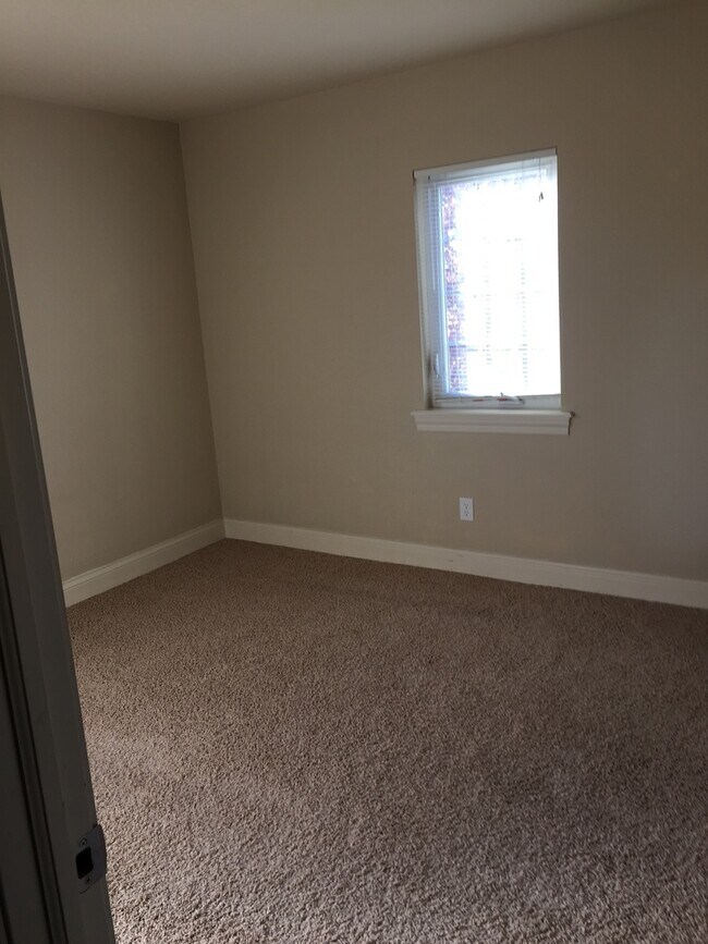 Photo - Amazing Renovated 1 Bedroom Condo in University Heights