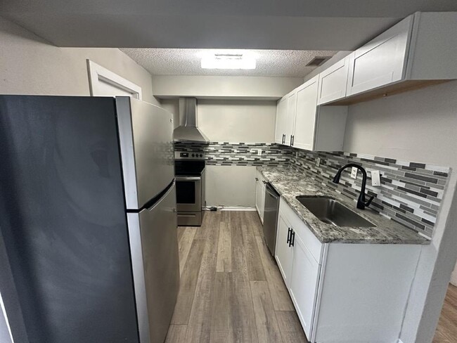 Photo - 1108 Country Club Ln