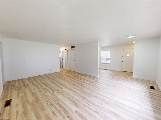 Photo - 17721 Rookwood Rd