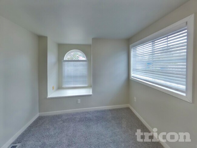 32306 18th Ave SW