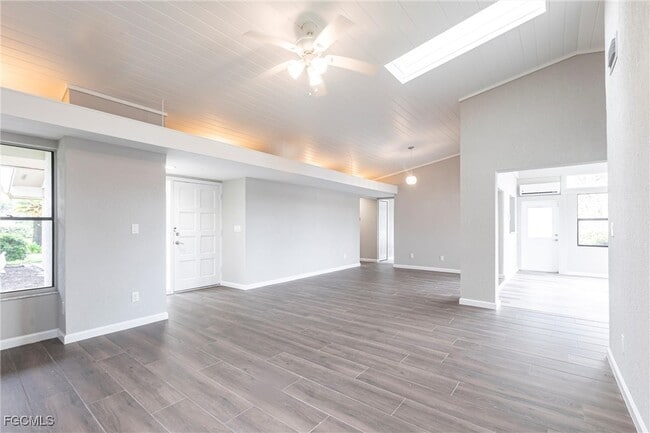 Building Photo - 16737 Pheasant Ct