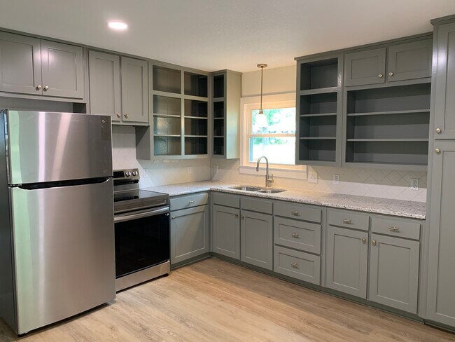 Photo - 3900 Sanger Ave