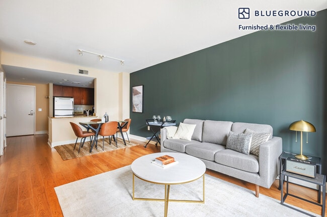 Photo - 425 L St NW Unidad SI FL6-ID198