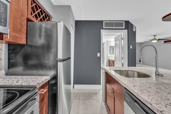 Photo - 2880 N Oakland Forest Dr