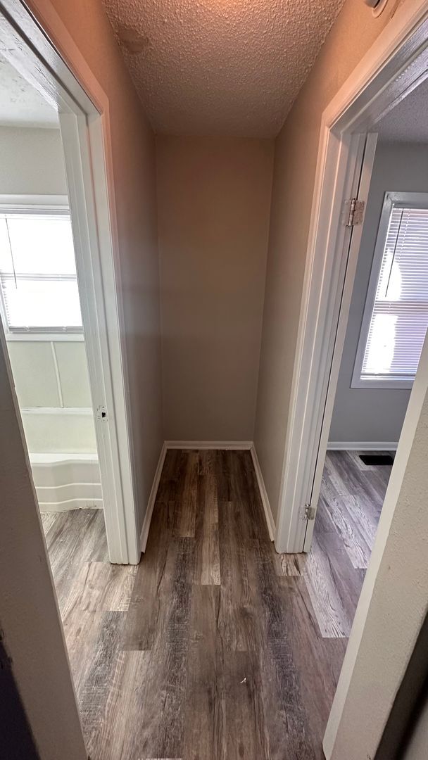 Photo - $525 - 1 bed 1 bath Duplex Unit 1421 E Lincoln