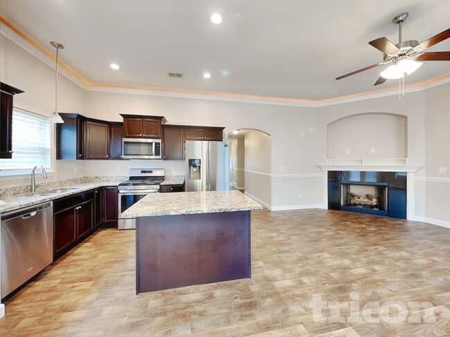 Photo - 321 Trail Crossing Ln