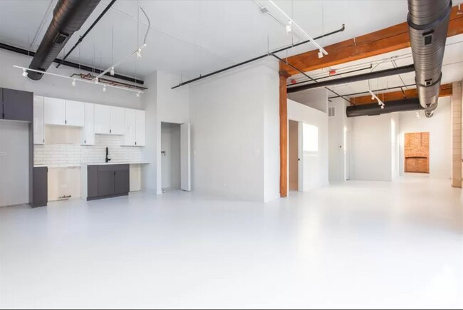 Photo - 215 N Racine Ave Unidad 202